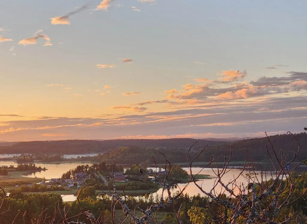 Домик на острове