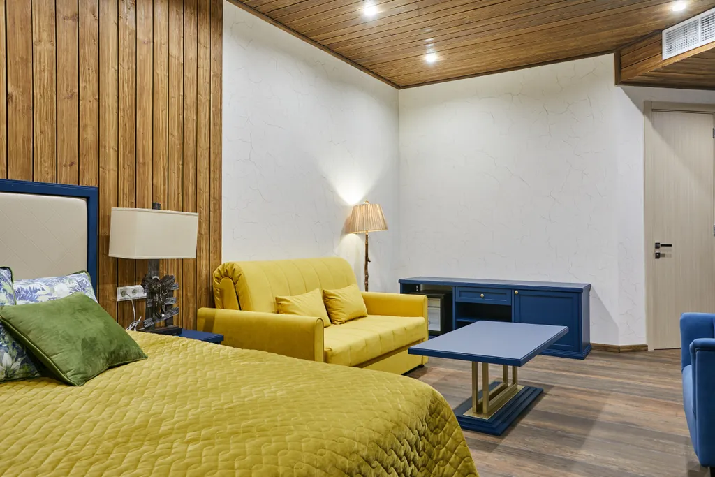 Полулюкс с кроватью размера king-size видом на озеро