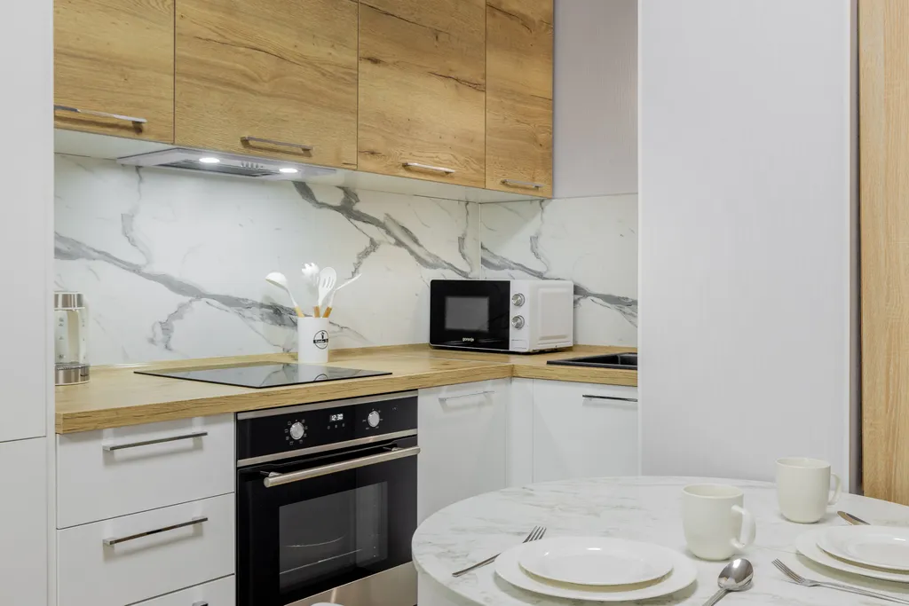 Светлая уютнaя студия с бaлконoм в ЖК Флора