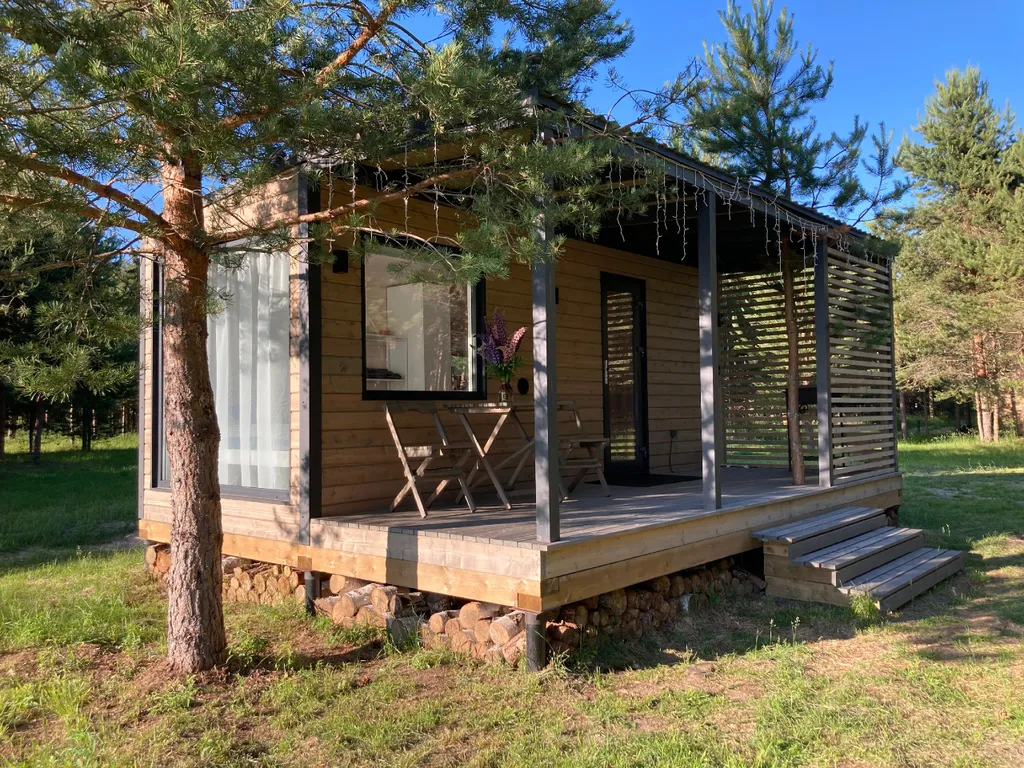 Домик с видом на озеро