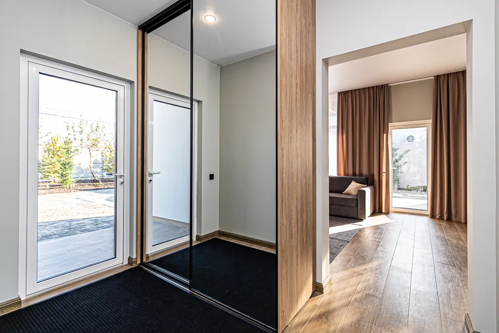 Уютный дом с теплым бассейном