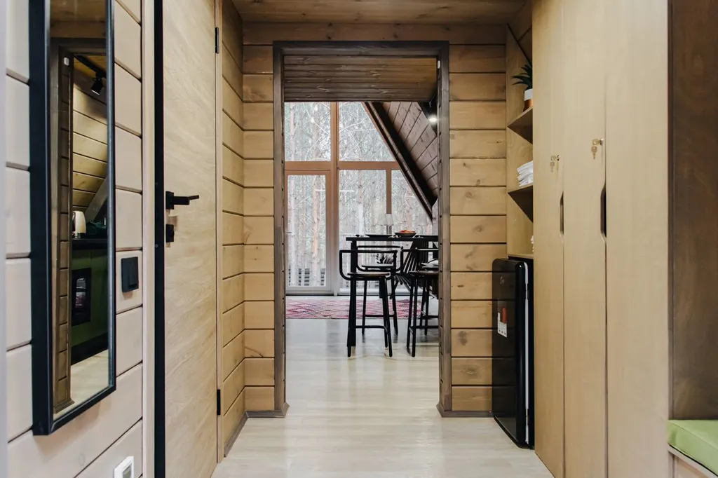 Дом Хвоя Темный