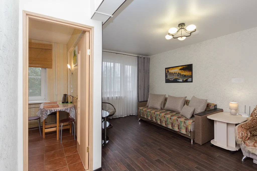 Уютная однокомнатная квартира на Ленинградской — аренда посуточно в Петрозаводск