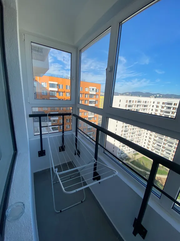 С видом на море, Григорьева