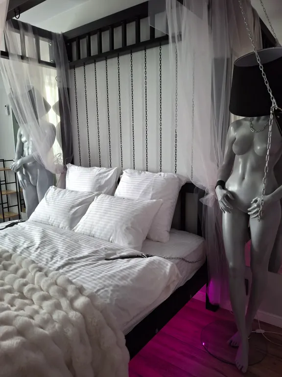 Апартаменты в стиле БДСМ GrayRoom