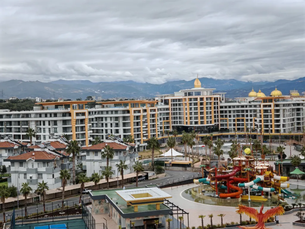 Квартира 1+1 в Azura World c видом на бассейн и аквапарком