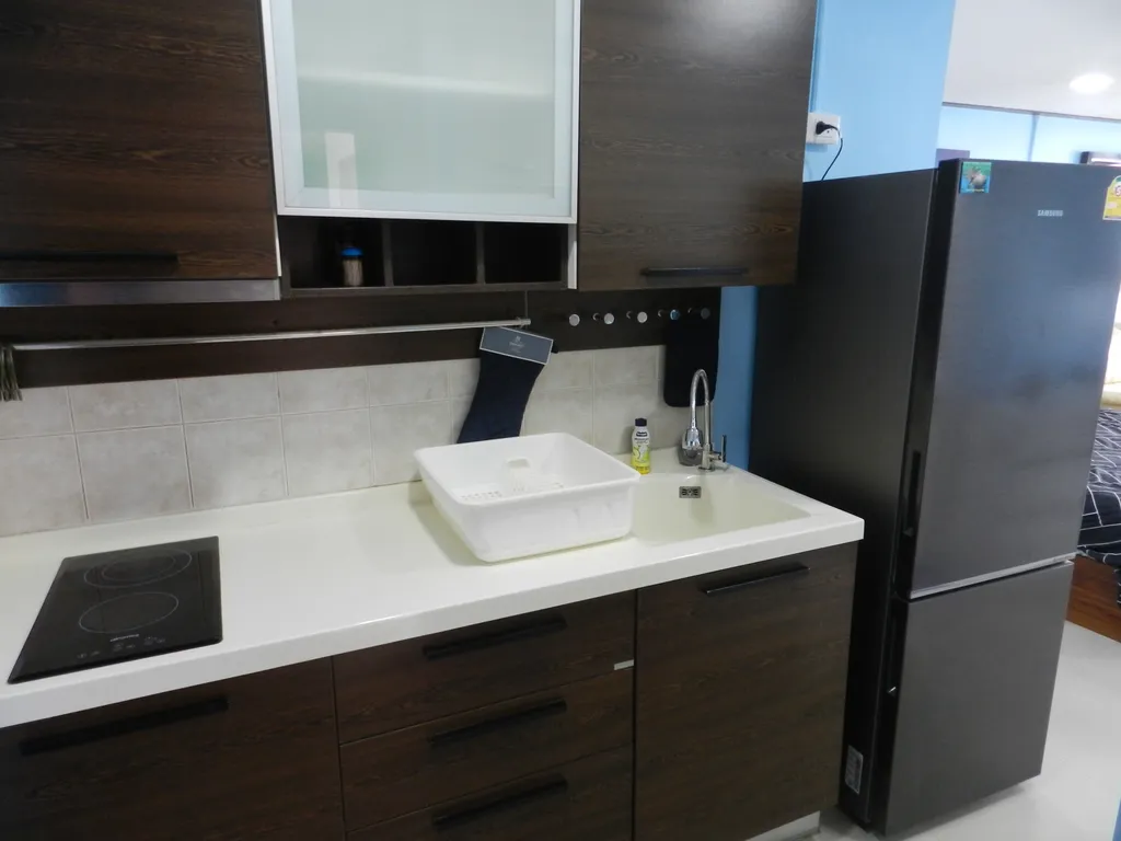 Студия с фронтальным видом на море