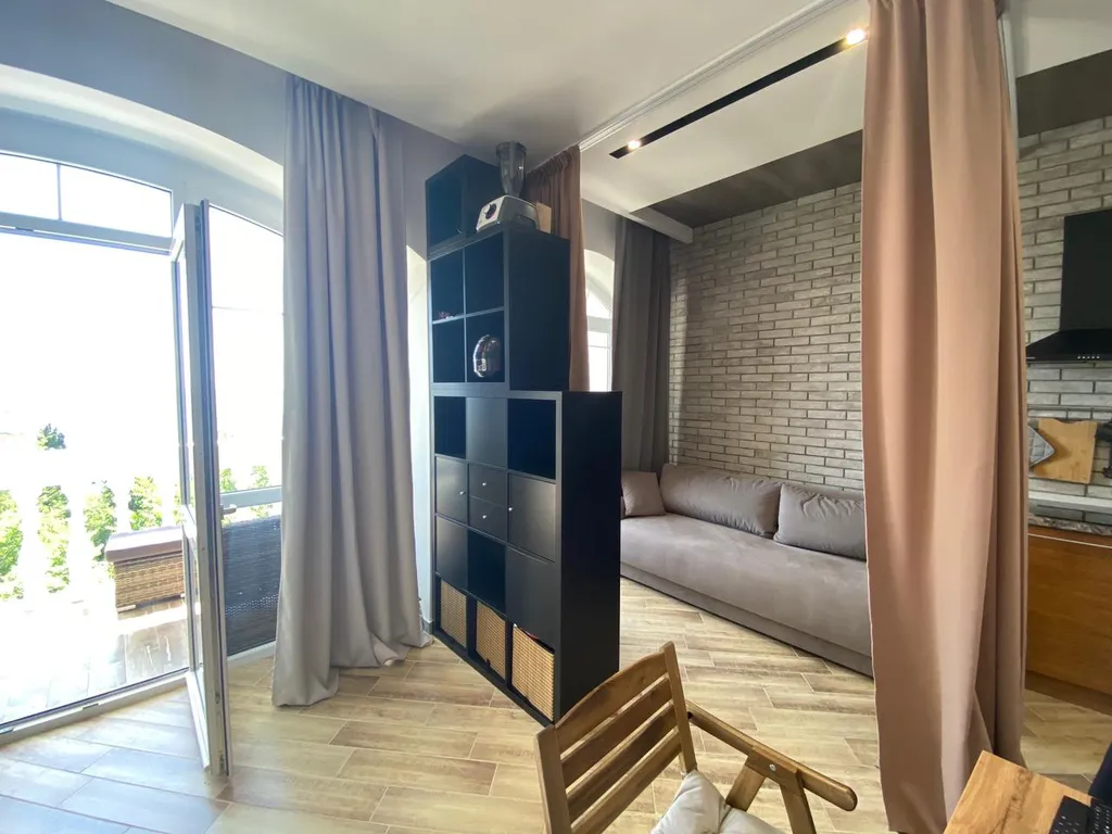 Шикарная современная студия на берегу моря