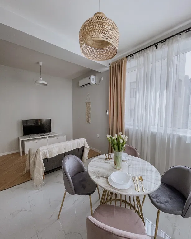 Бохо Тбилиси на площади Свободы