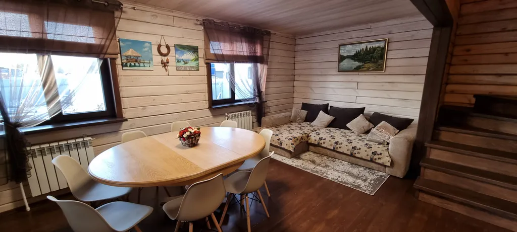 Уютный деревянный дом с баней