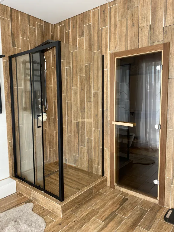 Дизайнерский дом с сауной и джакузи