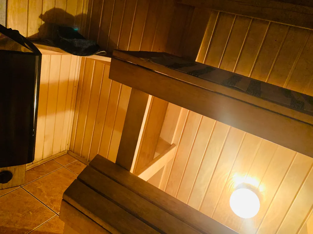 Дом в Карелии у реки с сауной