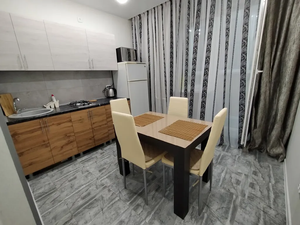 Спутник, 1-комнатная квартира рядом с набережной