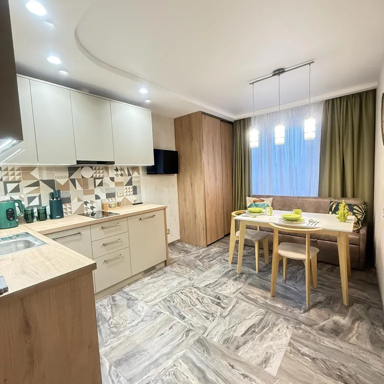 Новая квартира, со стильным интерьером, рядом с канатной дорогой