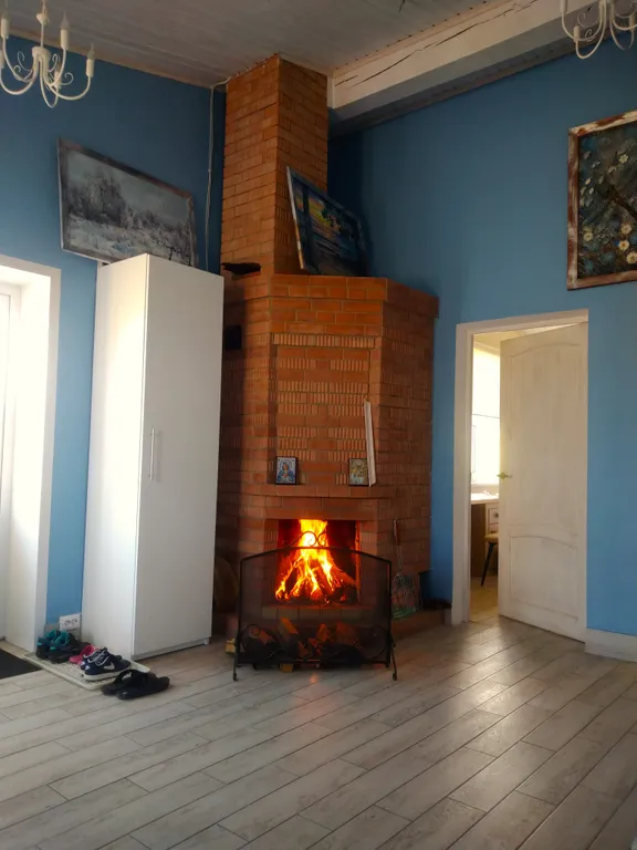 Дом усадьбы Александровские Горы на берегу озера Кривое