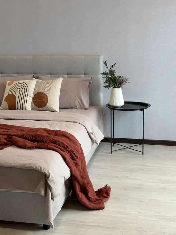 Яркая квартира с большой светлой лоджией — аренда посуточно в Губаха