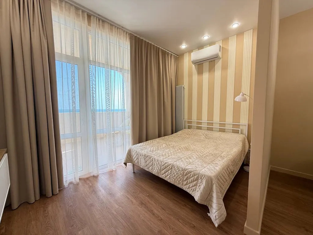 Замечательная квартира на берегу моря