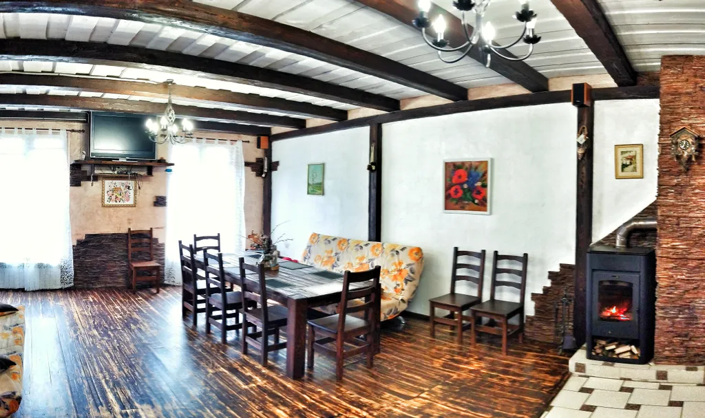 Коттедж под Минском с баней, озером, беседкой