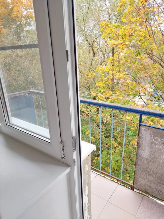 Двушка с планировкой трёшки. Микрорайон