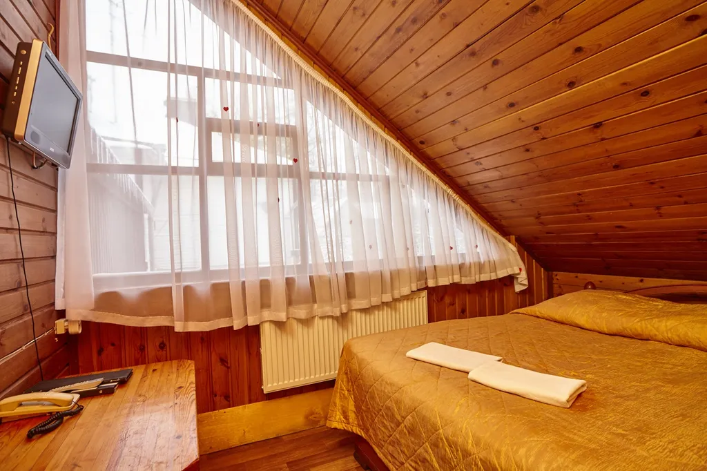 Коттедж с русской баней и бассейном