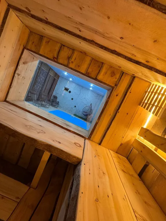 Дизайнерский коттедж из сруба