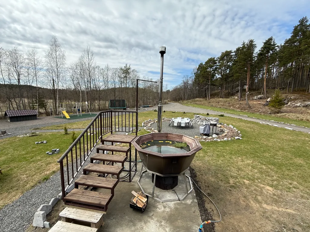 Дом в окружении заповедного леса у подножия горы Варамяки