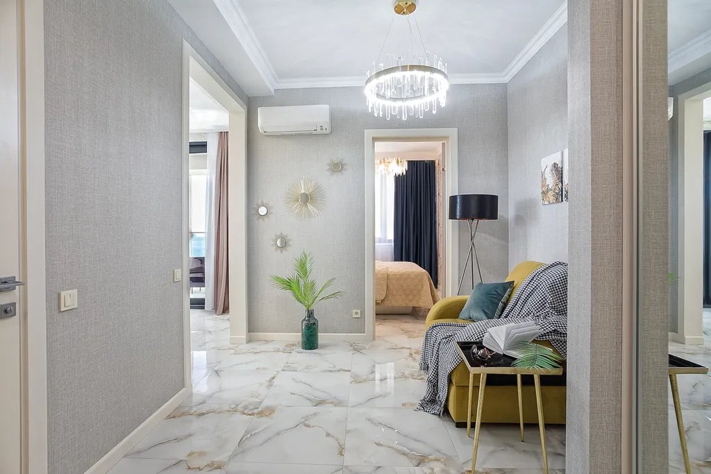 Золотой Ананас с видом на море