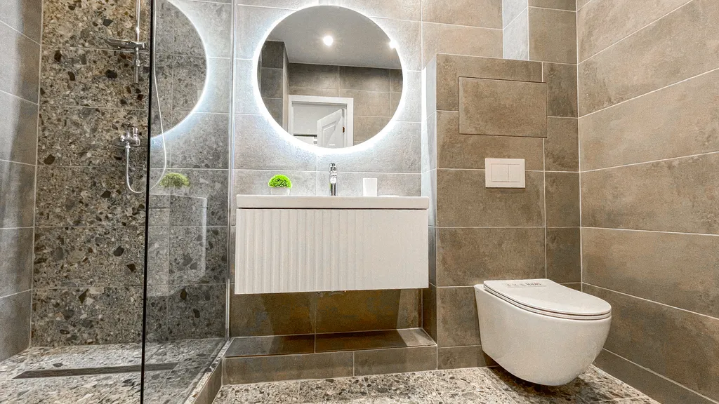 Слоники с видом на море Пик Южный