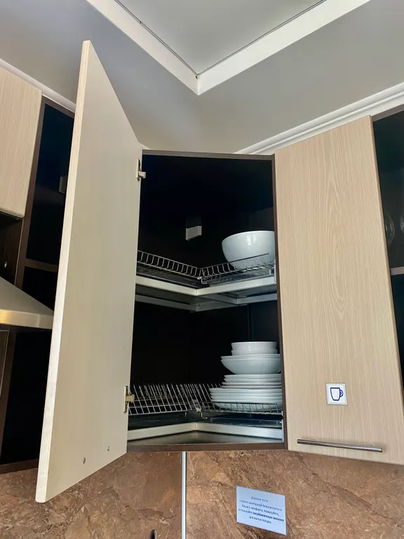 Рядом с черным озером