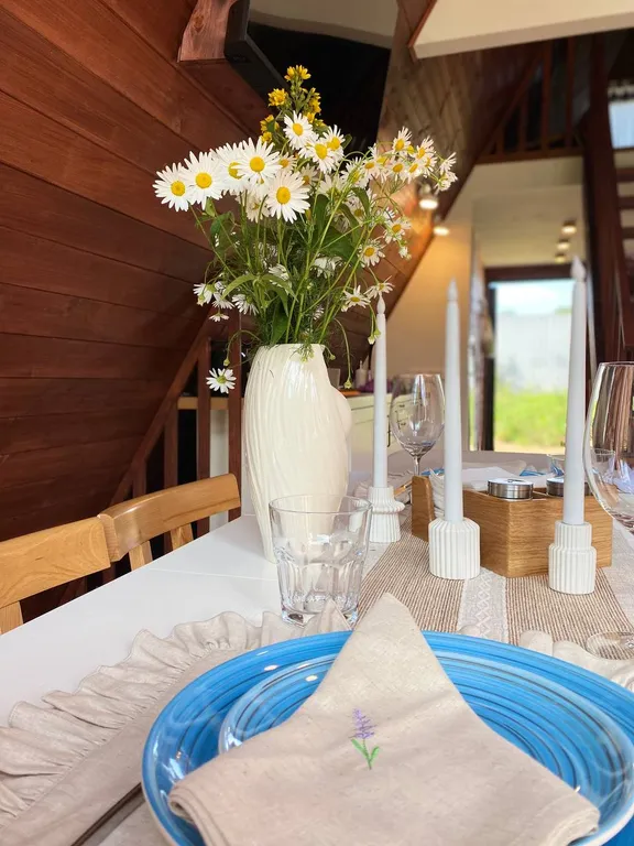 Дом с ковром