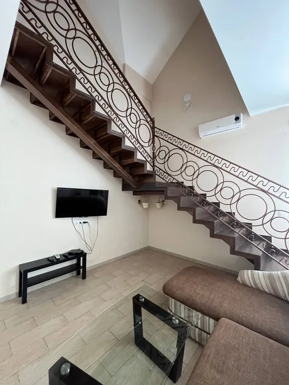 Коттедж Дом для отдыха б — Виноградное