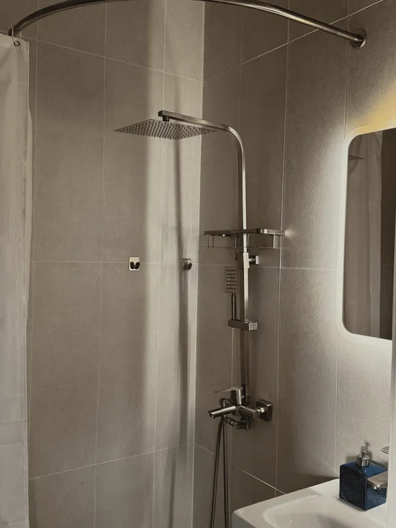 Домик для отдыха с видом на большую воду