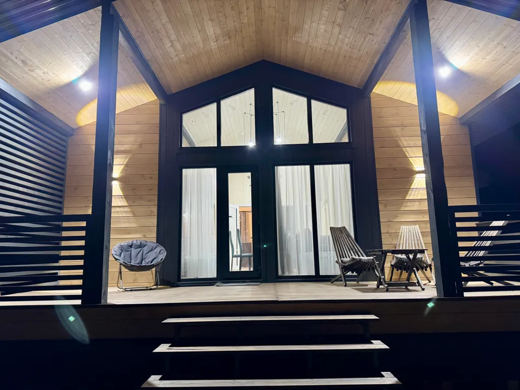 Коттедж у озера