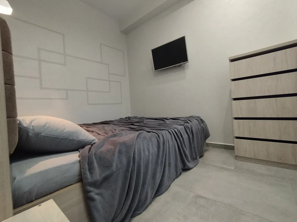 Квартира с отдельной спальней в центре