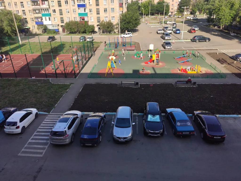 Двухкомнатная квартира в самом центре, рядом с площадью и Ледовой ареной