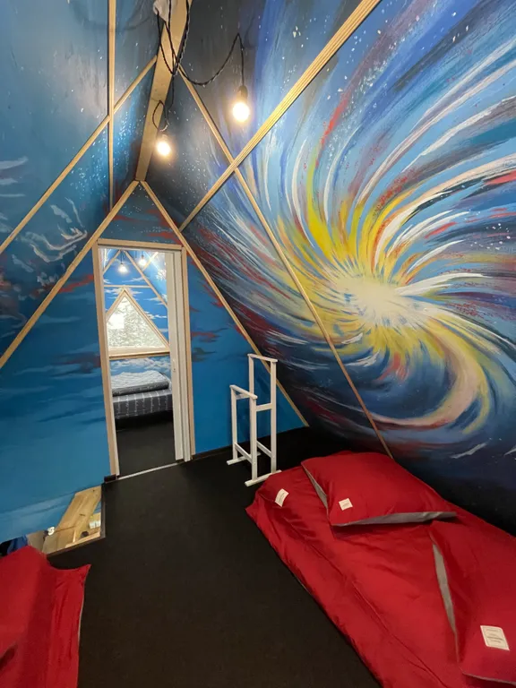 Коттедж Шале в стиле A-frame с видом на горы и лес — Шерегеш