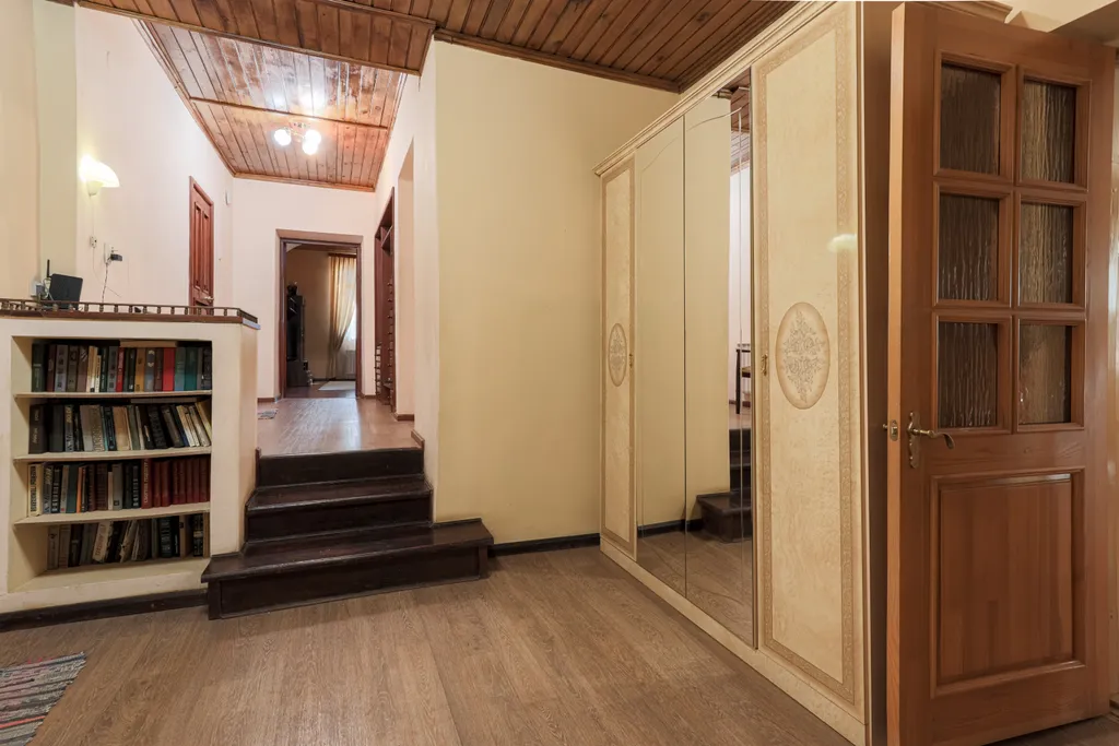 5-комнатный Дом