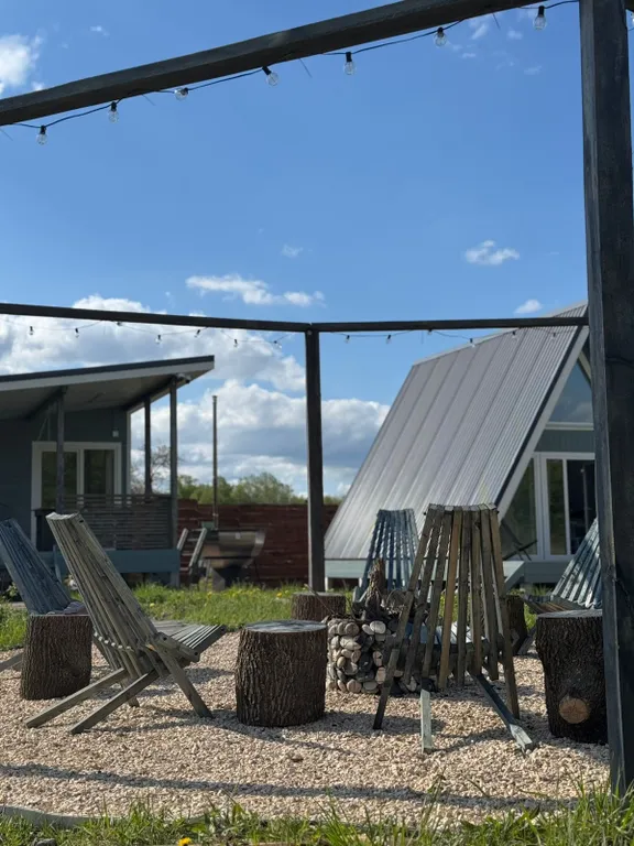 Атмосферный и уютный дом в окружении природы