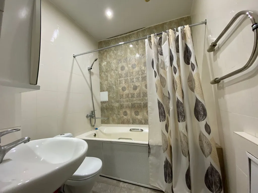 2 комнатная квартира на 1 этаже в самом центре Якутска