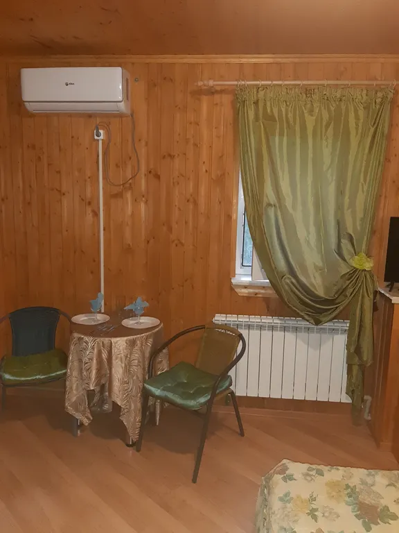 Дом на территории пансионата Буревестник