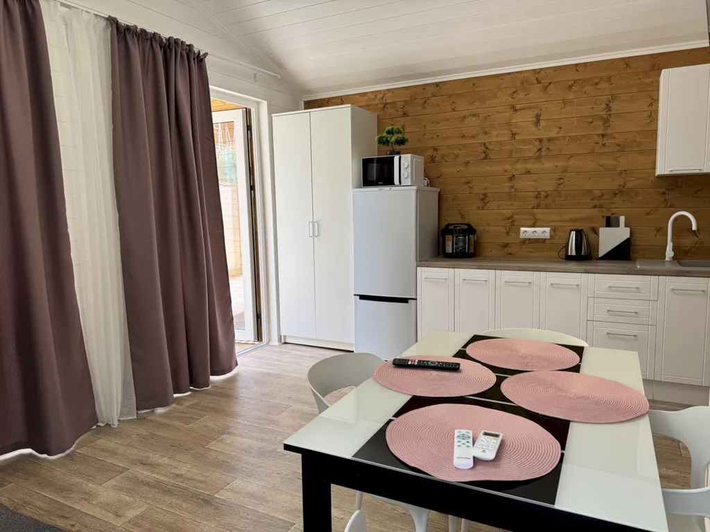 Коттедж Коттедж Барнхаус с террасой и закрытым двором - 7 минут до моря — Геленджик