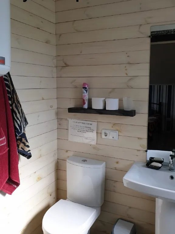 Частный дом (сдается только 2-й этаж)