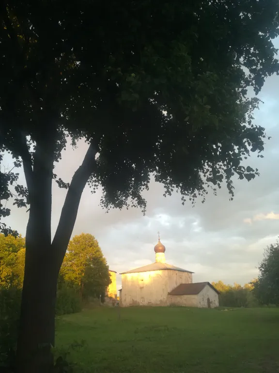 Просторные удобные апартаменты в тихом живописном месте у Гремячей Башни