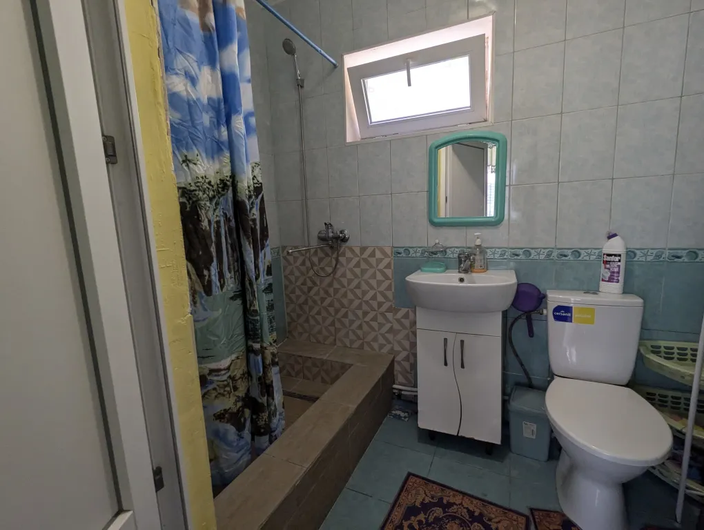 Дом двухэтажный в центре