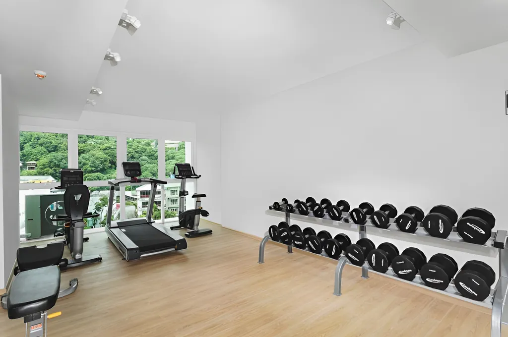 Студия после ремонта с удивительным видом с 8 этажа в центре Каты