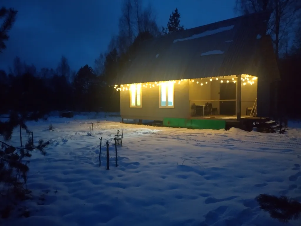 Дом на берегу протоки, ведущей в Вышневолоцкое водохранилище