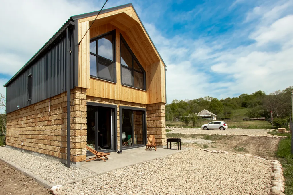 Дом с чаном у Гуамского ущелья