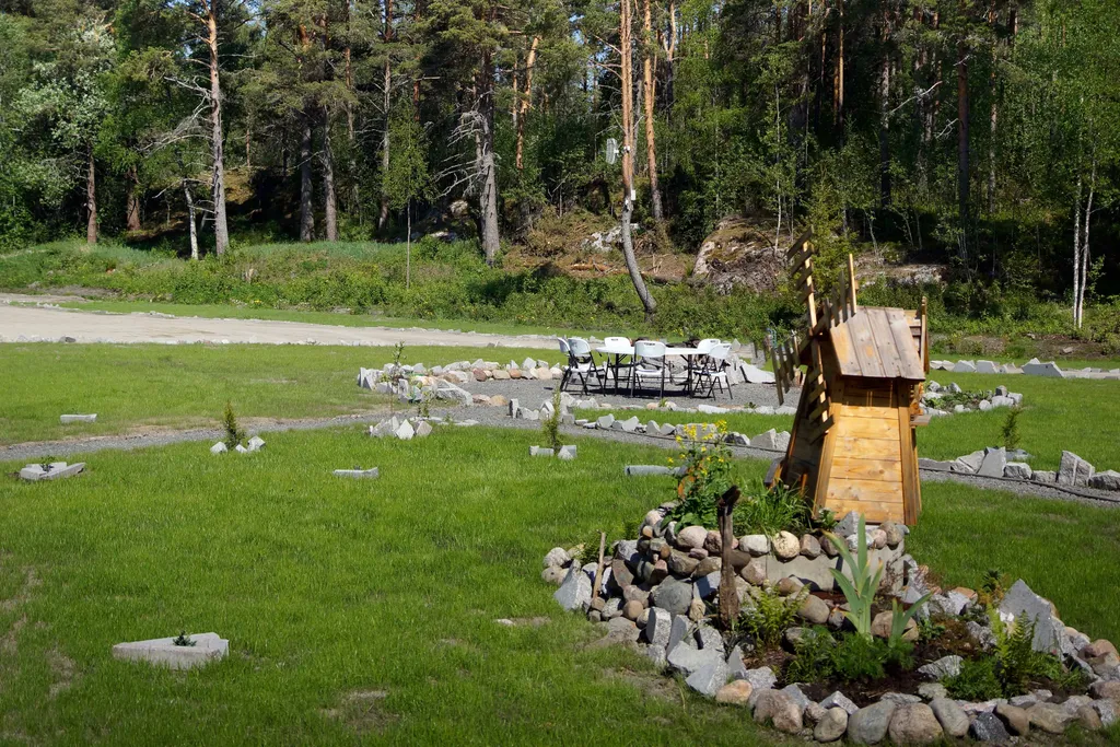 Дом в окружении заповедного леса у подножия горы Варамяки