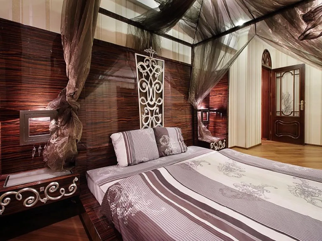 Центр, трёхкомнатные апартаменты у жд вокзала