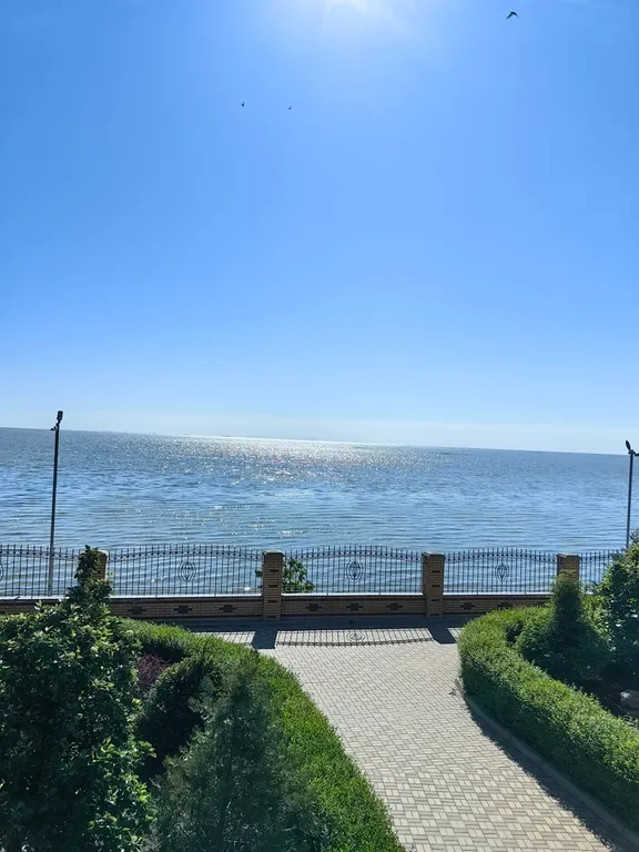 Апартамент на первой линии моря